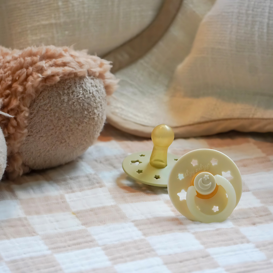 Itzy Soother™ Glow in the Dark Natural Rubber Pacifier - 6-18M - Image 10