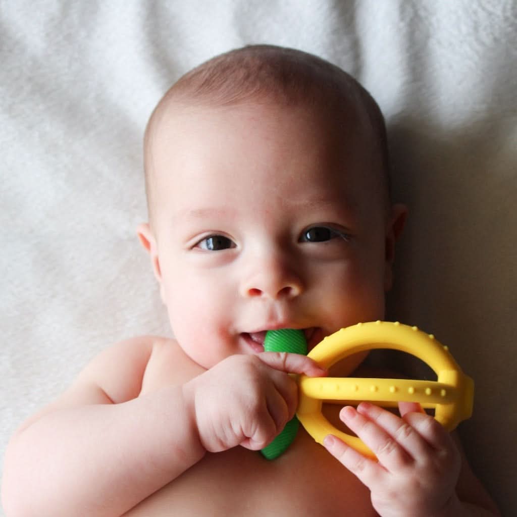 Bitzy Biter™ Teething Ball & Training Toothbrush - Image 8